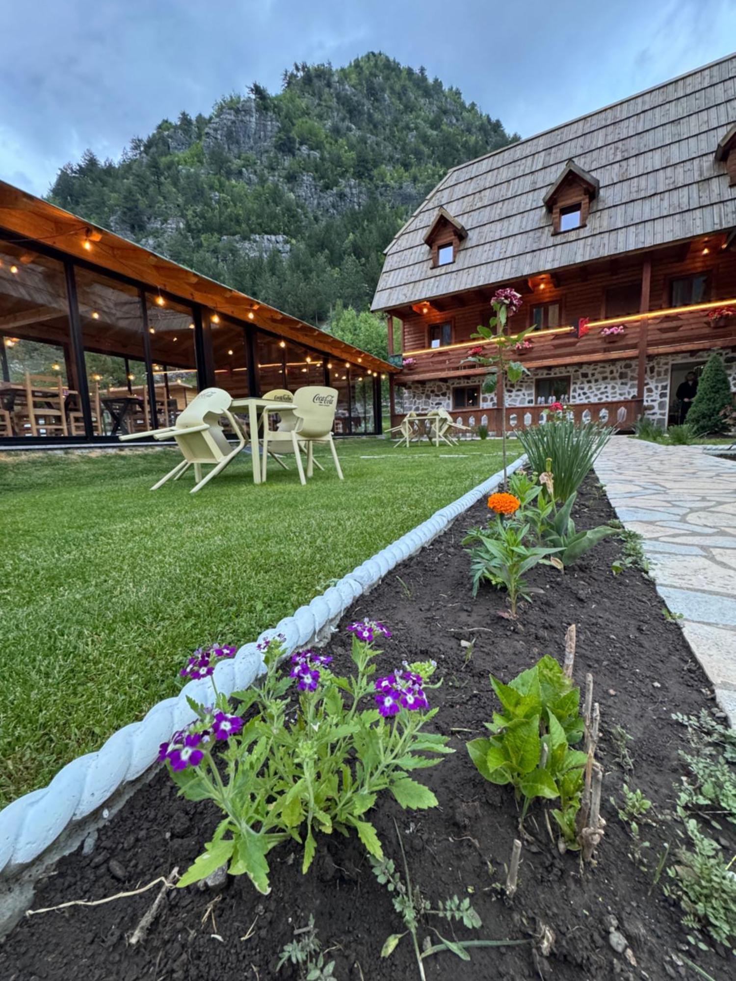 Guesthouse Prrockaj Theth Exterior foto